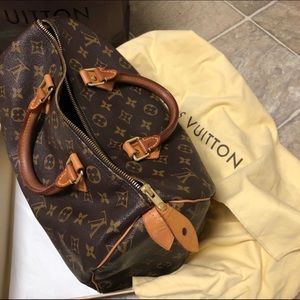 Authentic Louis Vuitton Speedy w/ original receipt